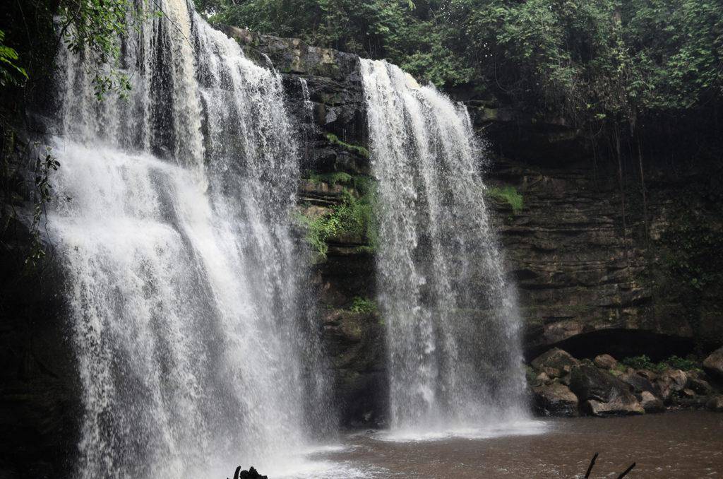 Cachoeira do Grim em Rurópolis encanta turistas no 'verão amazônico' 