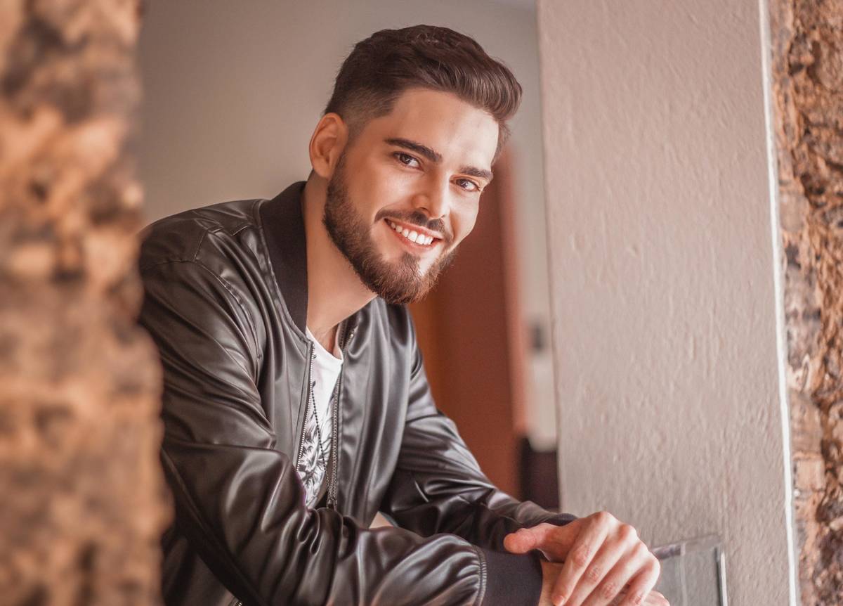 Diogo Oliveira lança single e clipe de “Chutando a Mesa” no dia 29 