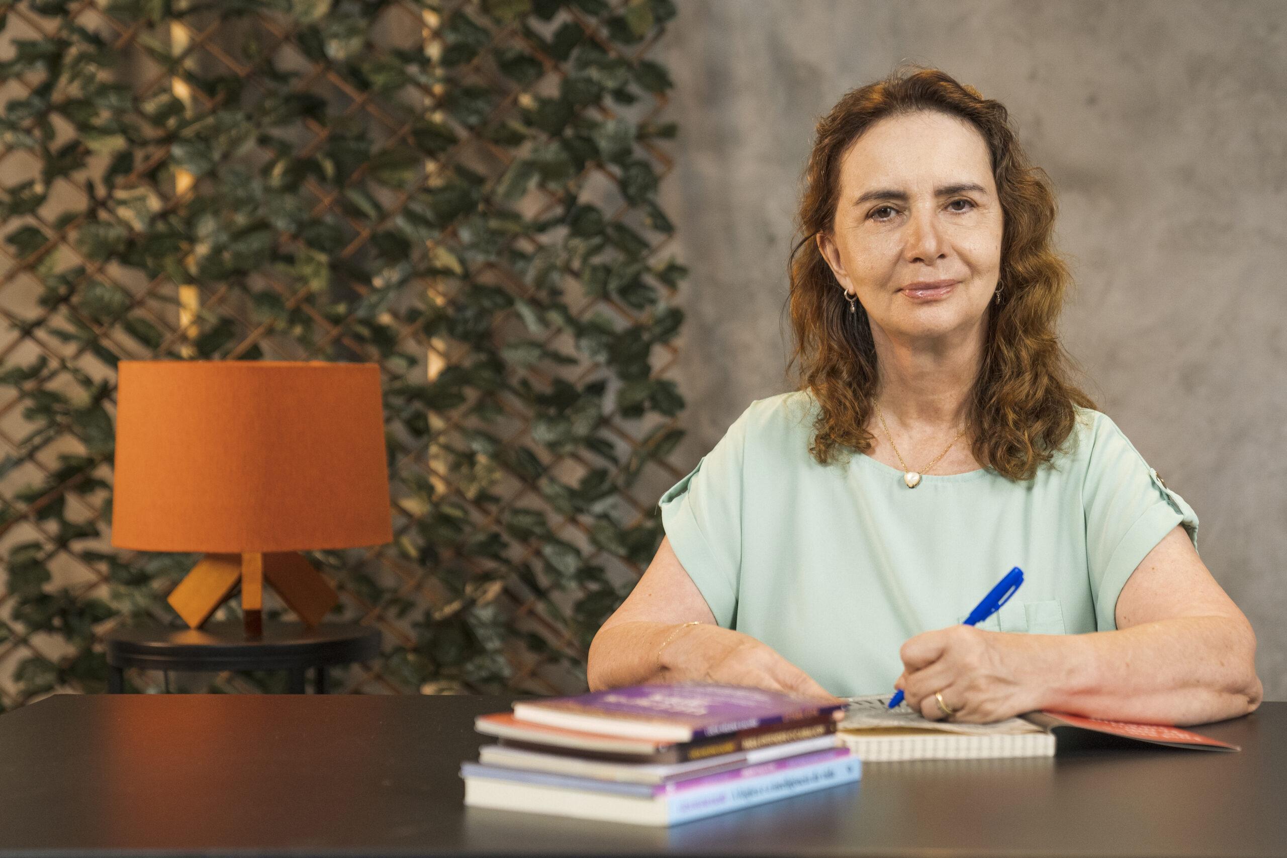 Lúcia Helena Galvão ministra palestra inédita no Theatro da Paz 